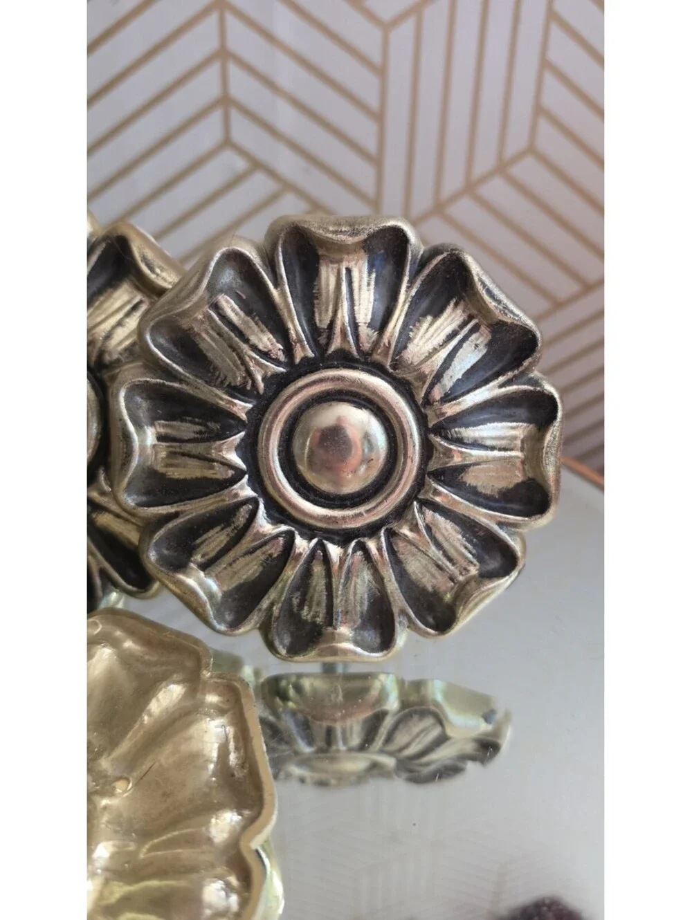 Vintage Brass Colored Daisy Decorative Curtain Tiebacks Finials Set of 4